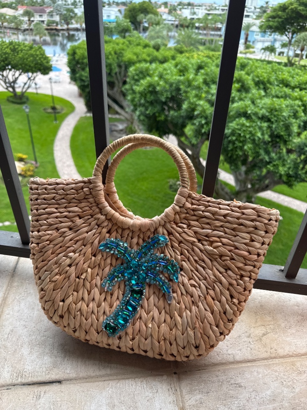 Handbag - Picture 2 of 5